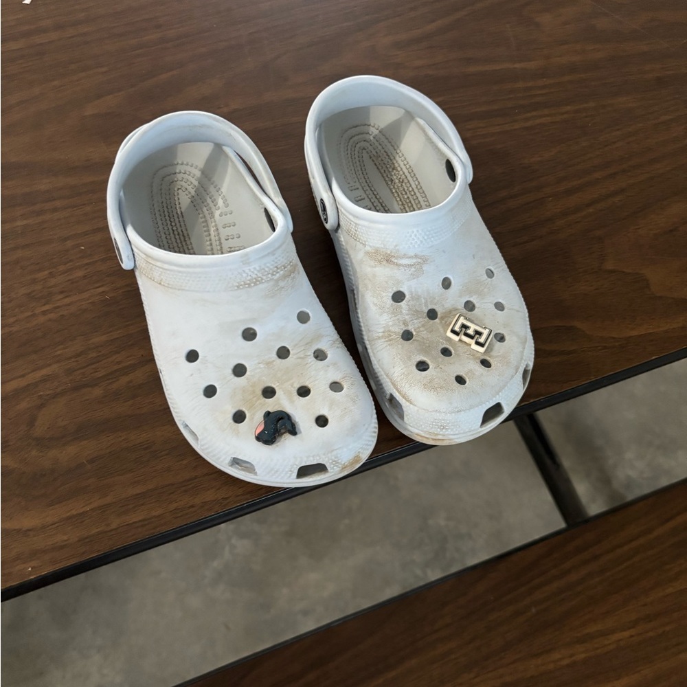 Whiteish blue crocs